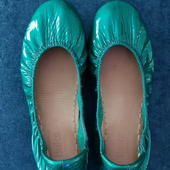 Tieks Shoes - Emerald Green, Size 6